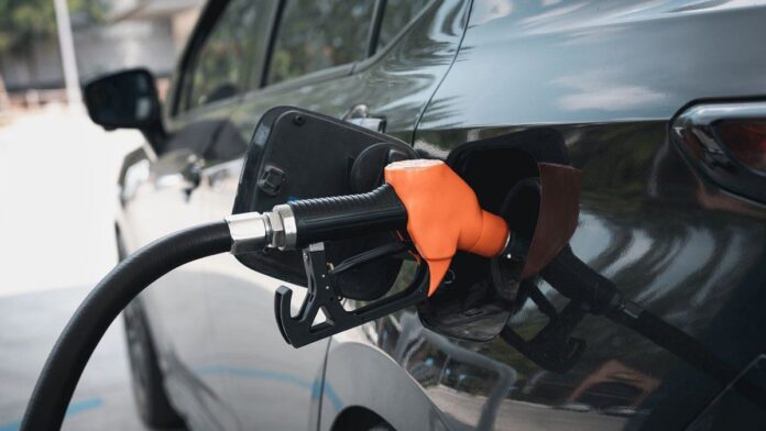 cuanto-cuesta-llenar-el-tanque-de-nafta-con-la-suba-del-petroleo-por-la-guerra-en-medio-oriente