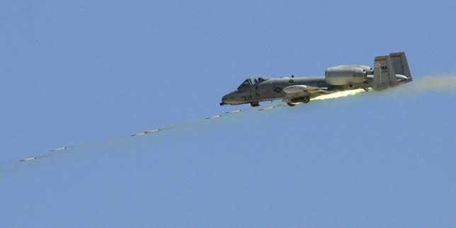 guerra-en-iran:-la-reconversion-del-antidron-del-viejo-avion-americano-«tueur-de-chars»,-el-a-10-warthog,-un-«ejemplo-de-adaptacion»-para-las-armas-occidentales?
