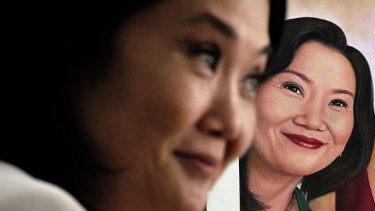 la-favorita-en-peru,-keiko-fujimori,-promete-expulsar-a-los-inmigrantes,-lo-que-aumentara-la-inclinacion-hacia-la-derecha-en-america-latina