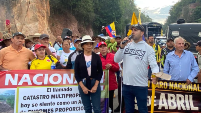 bloqueos-en-vias-de-santander-y-norte-de-santander-impiden-la-llegada-del-periodico-impreso-de-el-tiempo-a-varias-ciudades