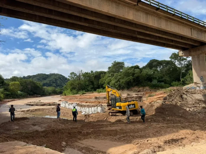 la-abc-atiende-sectores-criticos-en-la-ruta-de-los-valles-crucenos