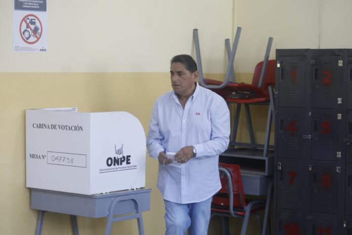 carlos-alvarez:-“no-quiero-creer-que-la-onpe,-con-estos-errores,-esta-direccionando-el-voto-para-apoyar-a-tal-o-cual-candidato”