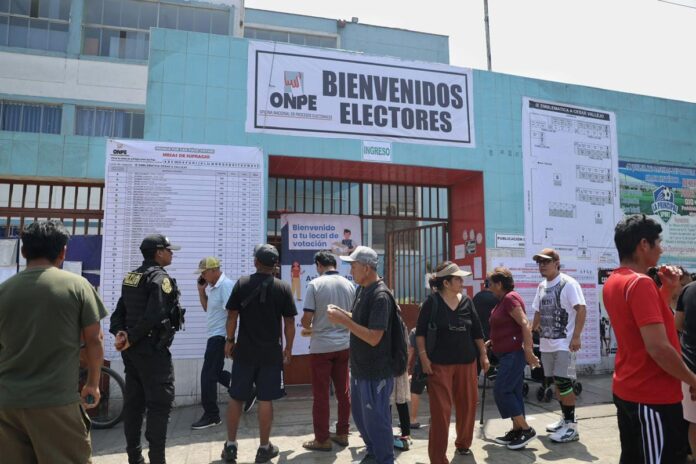 fiscalia-exhorta-a-la-onpe-al-debido-cumplimiento-de-sus-funciones-tras-constatar-retrasos-en-la-instalacion-de-mesas-de-sufragio
