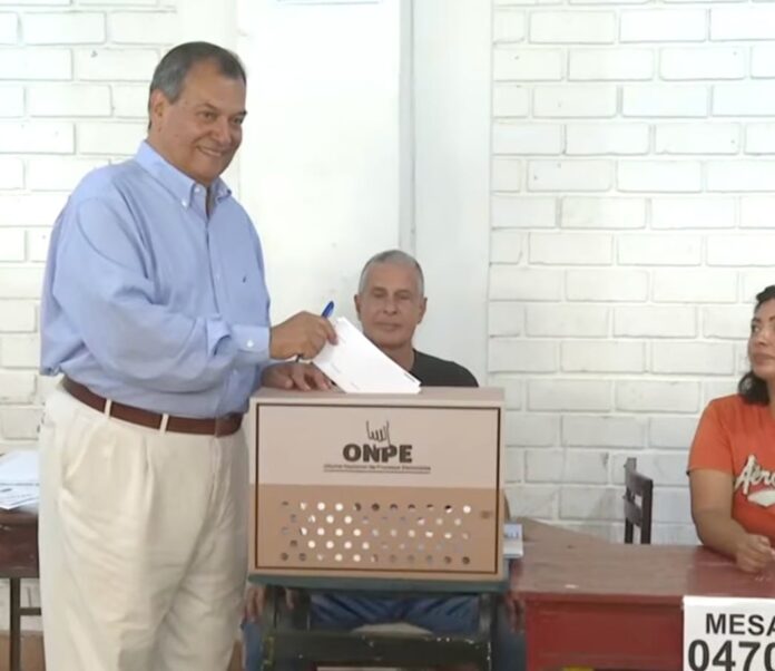 jorge-nieto:-su-jornada-electoral-del-desayuno-con-gremios-del-sur-a-la-critica-por-las-fallas-de-la-onpe