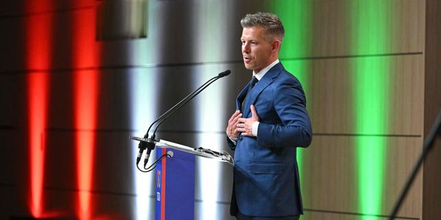 en-directo,-elecciones-en-hongrie:-peter-magyar-promete-limitar-a-dos-el-nombre-de-los-mandatos-del-primer-ministro,-empechant-viktor-orban-de-redevenir-chef-du-gouvernement
