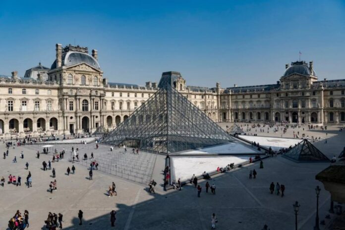 louvre-mostro-el-delicado-montaje-de-la-exposicion-cuerpos-vivos