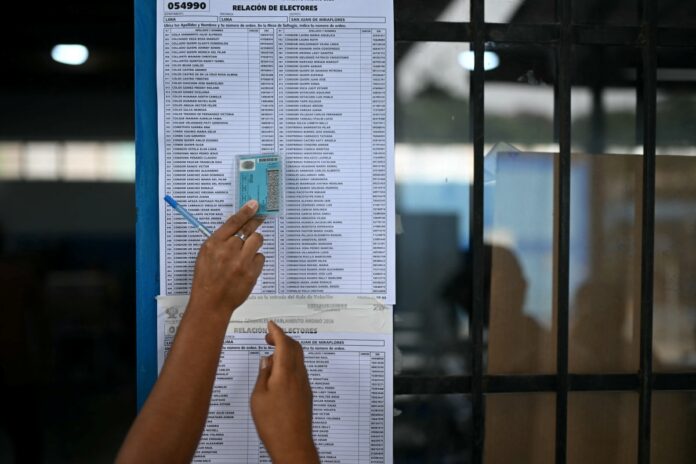 se-reanudara-la-eleccion-en-peru-para-decenas-de-millas-impedidos-de-votar-el-domingo
