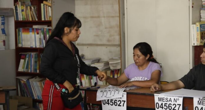 elecciones-2026:-onpe-y-jne-reanudan-votacion-en-manchay-tras-retrasos-en-entrega-de-material-electoral-|-fotos