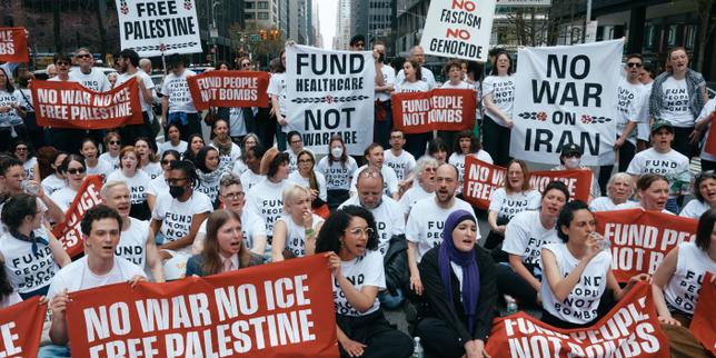un-centaine-de-militantes-propalestiniens,-dont-chelsea-manning,-arrestado-en-nueva-york-durante-una-manifestacion