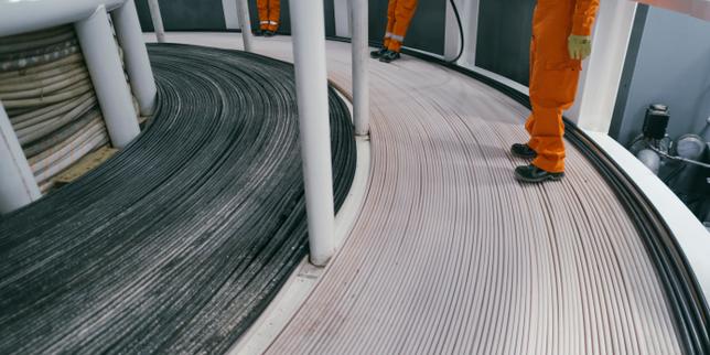 dans-les-cables-sous-marins,-les-fleurons-francais-asn-et-orange-alertent-sur-la-«-distorsion-de-concurrencia-»-provocada-por-la-taxe-carbone-europeenne