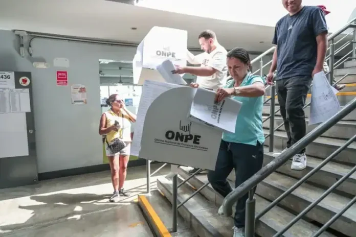 el-conteo-electoral-en-peru-se-ajusta-mientras-el-izquierdista-sanchez-avanza-hacia-el-segundo-lugar-y-una-segunda-vuelta-contra-keiko