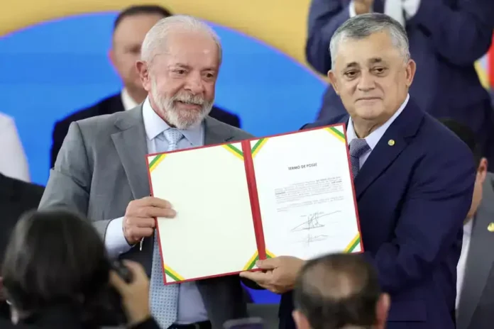 el-nuevo-jefe-del-congreso-de-lula-asume-el-cargo-con-el-proyecto-de-ley-escala-6×1-como-su-primera-y-mayor-prueba