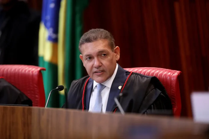 el-primer-designado-por-bolsonaro-para-presidir-el-tribunal-electoral-asume-el-cargo-mientras-brasil-se-acerca-a-las-elecciones-de-octubre