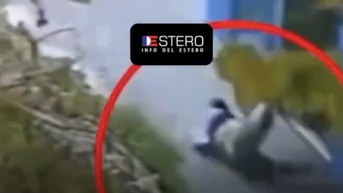 nene-de-5-anos-quedo-colgado-del-colectivo-y-termino-siendo-arrastrado