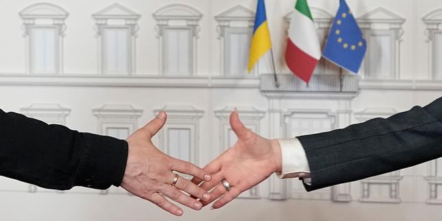 en-direct,-guerre-en-ucrania:-l’italie-et-l’ukraine-veulent-renforcer-leur-cooperation-sur-les-drones-et-la-defense;-la-amenaza-rusa-de-los-frapper-des-usines-europeennes-fournissant-des-drones-a-kiev.