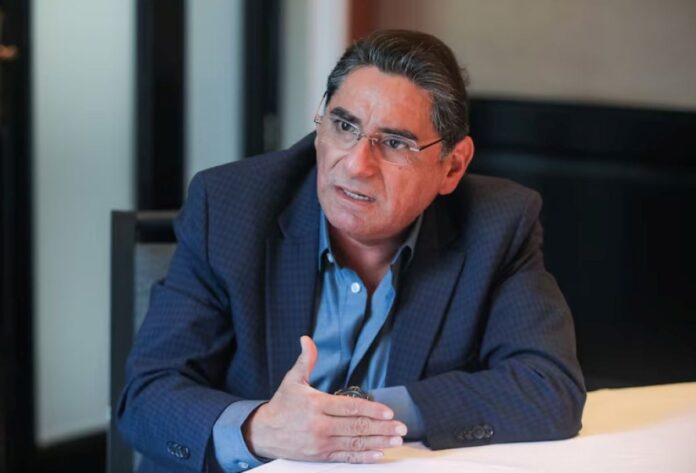 carlos-alvarez:-“piero-corvetto-no-puede-continuar-(en-la-onpe),-no-da-garantia-para-la-segunda-vuelta”