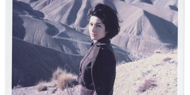 el-poeta-forough-farrokhzad-es-una-de-las-figuras-del-renouveau-litteraire-que-a-souleve-l’iran-prerevolutionnaire.-ses-ecrits,-puissants-et-desarmants,-font-l’objet-de-deux-livres-formidables