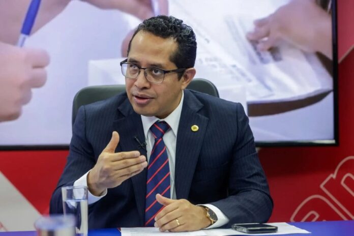 congreso-vuelve-a-citar-al-presidente-del-jne,-roberto-burneo,-para-este-viernes