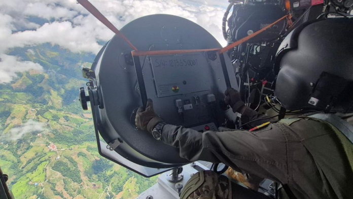 cinco-presuntos-integrantes-de-las-disidencias-‘carlos-patino’-y-‘jaime-martinez’-se-entregan-en-argelia,-cauca,-tras-campanas-aereas-del-ejercito
