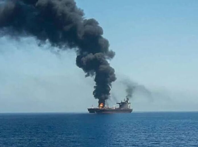 embarcaciones-iranies-disparan-contra-un-petrolero-en-ormuz,-segun-agencia-maritima
