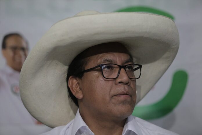 aportes-ocultos:-nueve-posibles-congresistas-de-juntos-por-el-peru-no-transparentaron-financiamiento