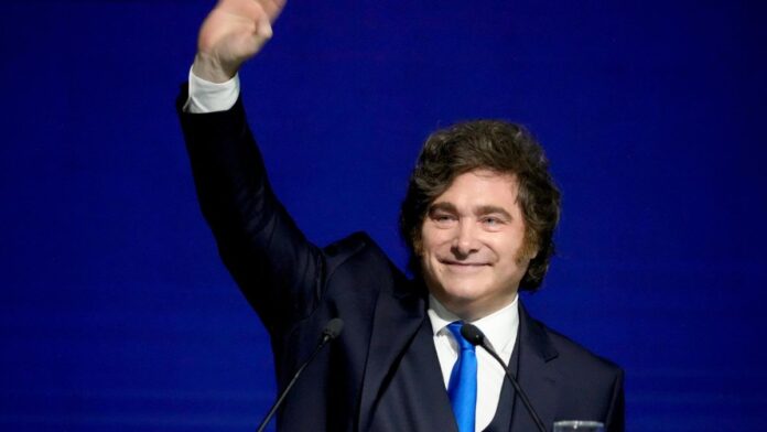 javier-milei-“atado-al-mastil”,-mientras-el-dolar-roza-niveles-de-convertibilidad-y-los-despidos-avanzan-por-goteo