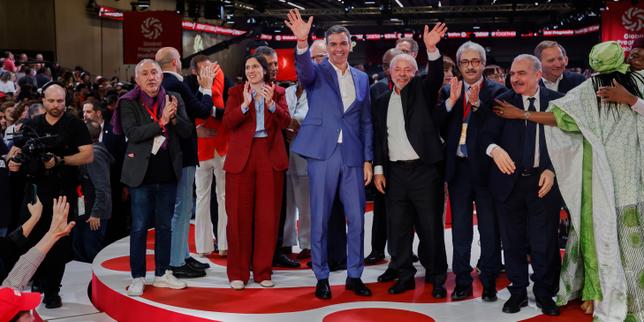a-barcelona,-​​un-poco-de-acento-abiertamente-anti-trump,-en-la-silla-de-pedro-sanchez