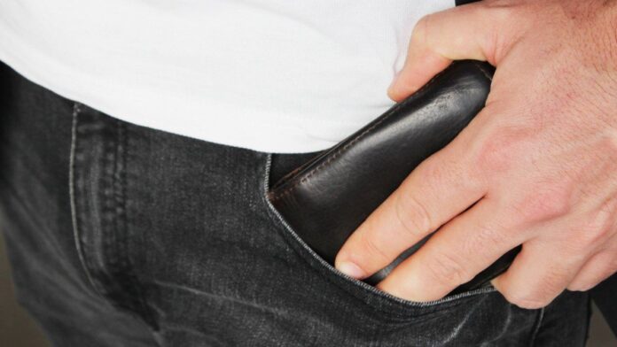 salarios:-tras-la-caida-de-febrero,-se-agranda-la-brecha-entre-sectores-y-persisten-las-dudas-sobre-una-recuperacion