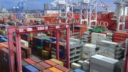 argentina-registra-superavit-comercial-“historico”-en-marzo-a-medida-que-aumentan-las-exportaciones