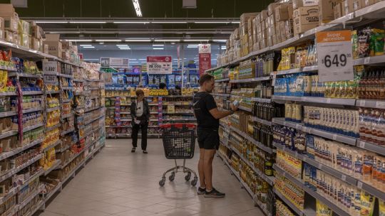 la-actividad-economica-de-argentina-registra-la-mayor-caida-desde-2023