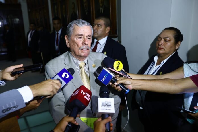 fernando-rospigliosi-afirma-que-tramitara-eventual-mocion-de-censura-contra-balcazar:-“cumplo-la-ley,-la-constitucion-y-el-reglamento”