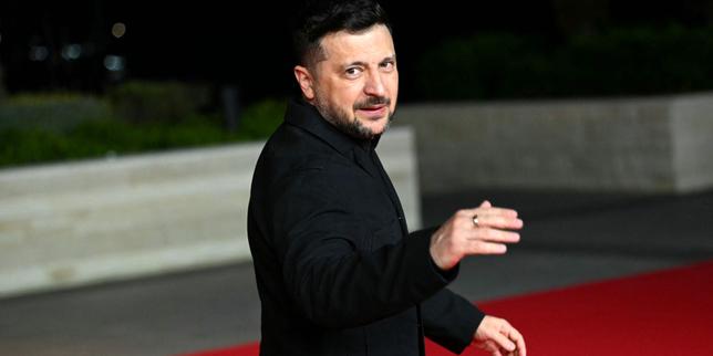 en-directo,-guerra-en-ucrania:-volodymyr-zelensky-esta-en-visita-en-arabia-saudita;-ucrania-y-rusia-cambian-mas-de-380-prisioneros-de-guerra:-las-ultimas-informaciones