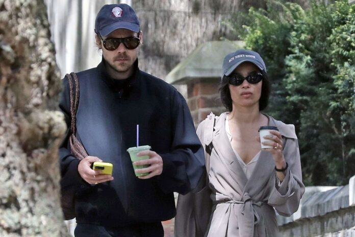 zoe-kravitz-y-harry-styles-se-habrian-comprometido-tras-8-meses-de-relacion