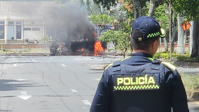acalde-eder-ofrece-$50-millones-por-atentado-en-canton-militar-de-cali-y-pide-apoyo-al-gobierno-petro:-‘intentaron-lanzar-dos-explosivos-y-uno-detono’