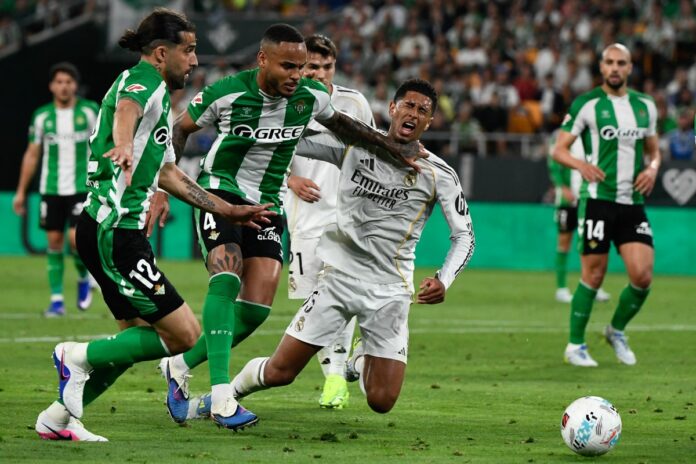 el-betis-salvo-el-empate-ante-un-real-madrid-que-se-queda-sin-opciones