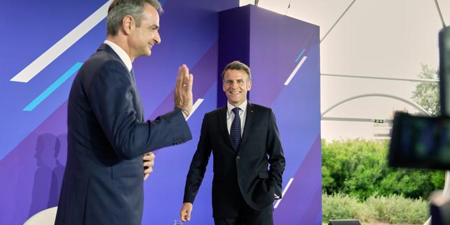 emmanuel-macron-veut-etaler-le-remboursement-de-la-dette-europeenne-de-la-periode-covid-et-plaide-pour-de-nouveaux-emprunts-communs