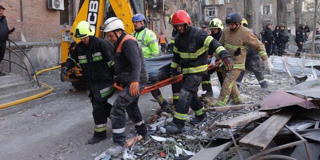 en-direct,-guerra-en-ucrania:-deux-morts-dans-une-attaque-de-drones-russes-pres-de-la-frontiere