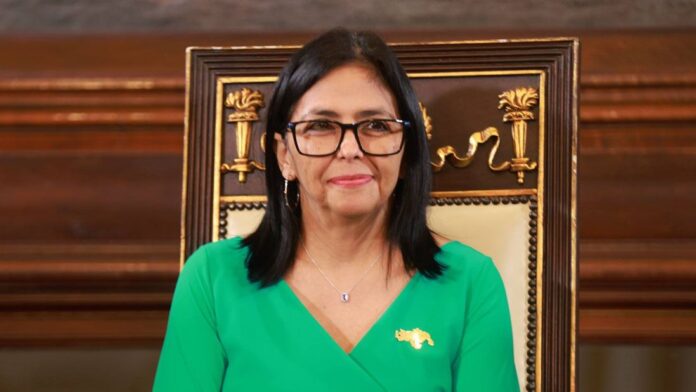 delcy-rodriguez-se-compromete-con-los-trabajadores-venezolanos:-“el-1-de-mayo-daremos-otro-paso-y-siempre-con-cautela”