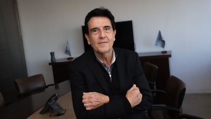 carlos-melconian:-“si-clavas-el-dolar-en-$1.400-con-inflacion-al-30%,-un-dia-vas-a-tener-un-problema”