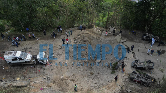 escalada-de-violencia-en-cauca-y-valle-del-cauca:-habilitaron-paso-en-la-via-panamericana-tras-grave-atentado-que-dejo-al-menos-19-muertos