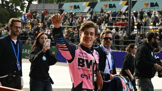 la-‘colapinto-mania’-arrasa-las-calles-de-buenos-aires-en-un-historico-espectaculo-de-formula-1
