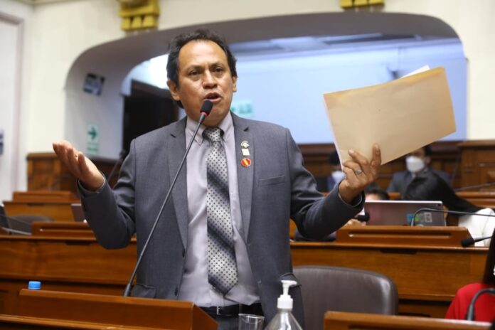 congreso-evaluara-suspension-de-60-dias-contra-legislador-montalvo-por-infraccion-etica