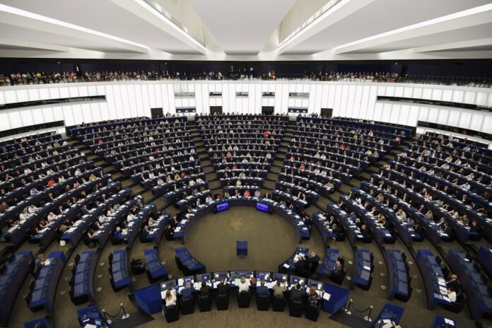 el-parlamento-europeo-se-divide-entre-el-levantamiento-de-sanciones-a-venezuela-y-la-condena-a-la-injerencia-de-ee-uu