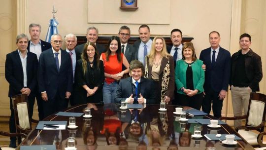 milei-duplica-salario-de-ministros-del-gabinete-argentino-mediante-decreto-presidencial