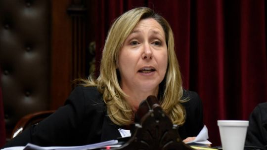 la-izquierdista-myriam-bregman-encabeza-las-encuestas-de-popularidad-mientras-el-presidente-milei-cae-en-picado