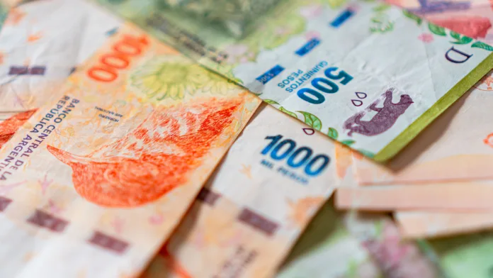 salarios:-uno-por-uno,-cuales-son-los-aumentos-confirmados-en-mayo-para-todos-los-trabajadores