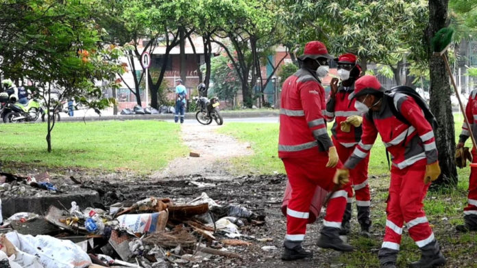 giro-en-lio-de-basuras-en-cali:-suspenden-al-gerente-comercial-de-emcali,-demanda-contra-distrito-y-dudas-por-emsirva-y-pagos-de-ciudadania-por-aseo