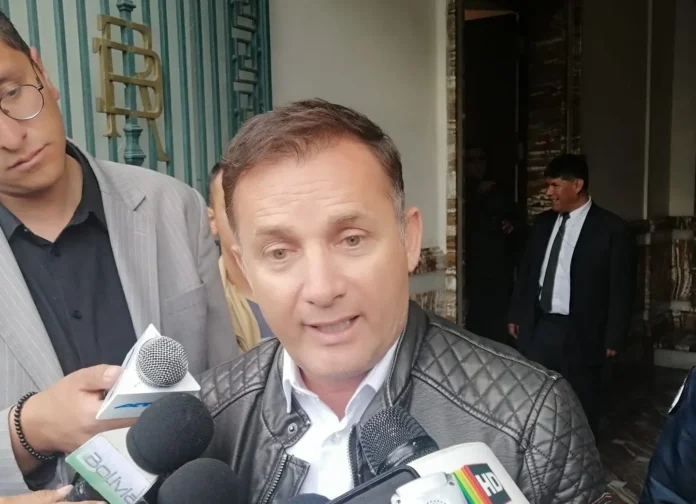 exministro-de-defensa-lopez-anuncia-su-retorno-a-bolivia