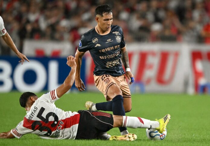 carabobo-fc-busca-el-zarpazo-ante-river-plate-en-valencia-para-liderar-el-grupo
