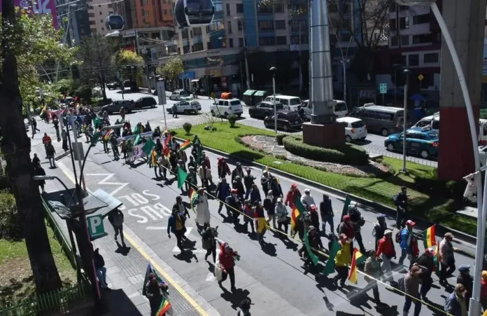 marchistas-llegan-a-la-paz-y-exigen-la-abrogacion-de-la-ley-1720